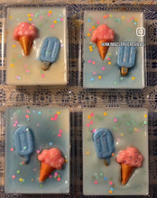Load image into Gallery viewer, Clamshells - Designs may vary