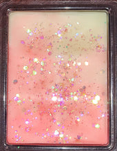 Load image into Gallery viewer, Clamshells - Designs may vary
