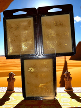 Load image into Gallery viewer, Clamshells - Designs may vary
