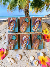 Load image into Gallery viewer, Beachcomber

